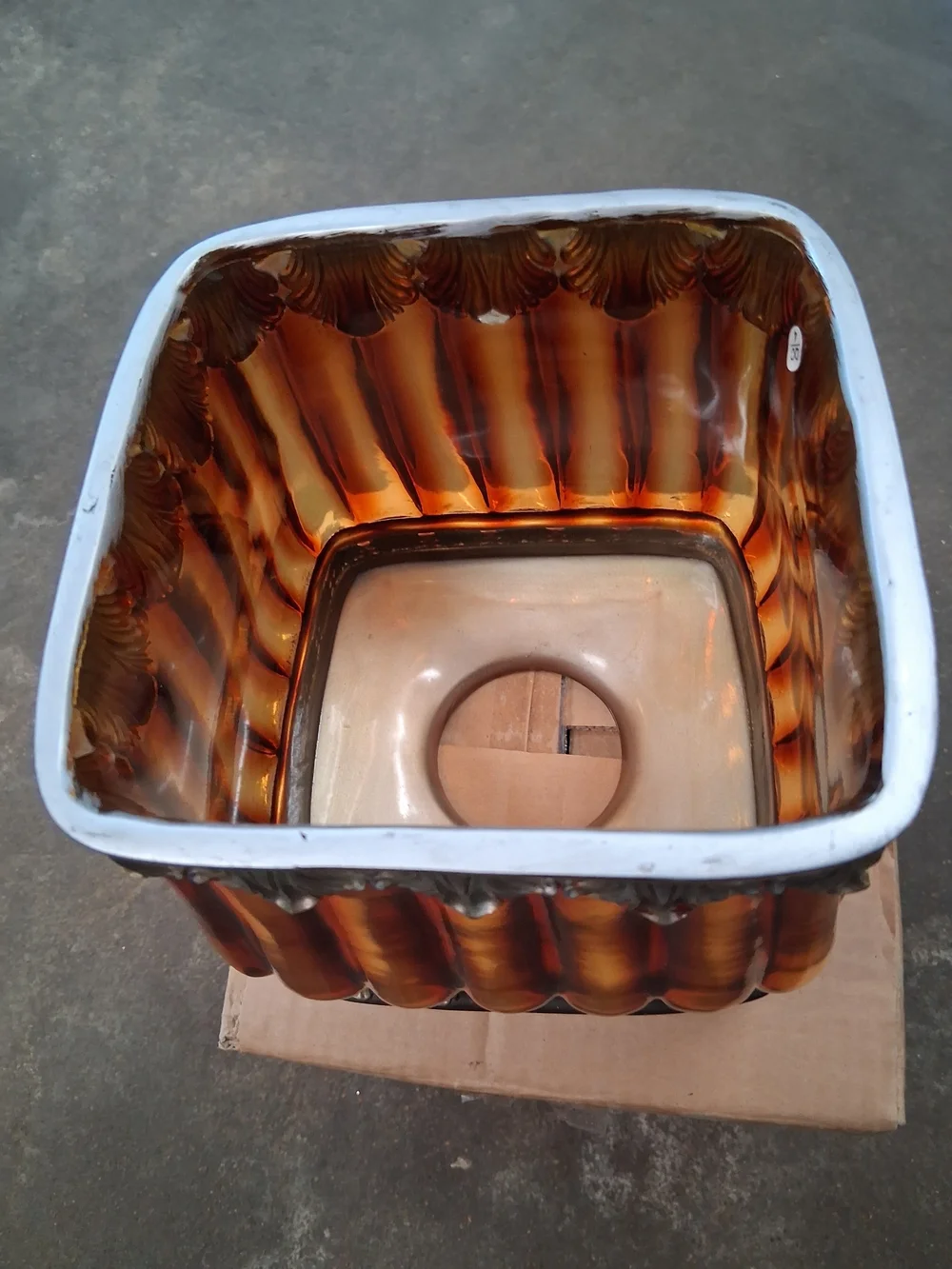 Decorative Amber Glass and Metal Accent Tissue Box Cover.